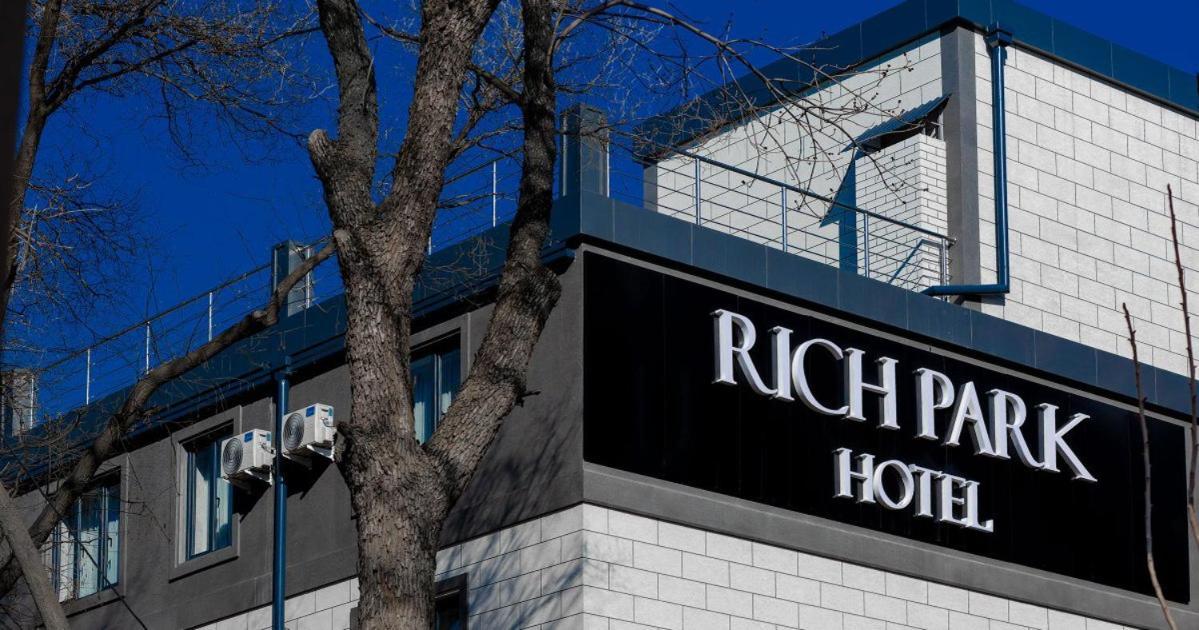 Rich Park Hotel Tashkent Exterior photo